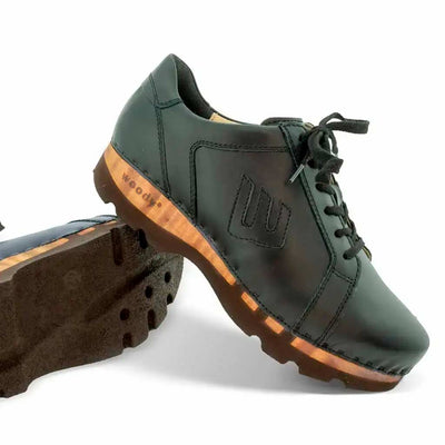 [Schwarz] Luca Herren Clog Sneaker mit biegsamer nachhaltiger holzsohle, der bestseller, farbe: schwarz, holzclogs woody, woody schuhe, woody shoes, handgemachte holzschuhe aus österreich, kärnten
