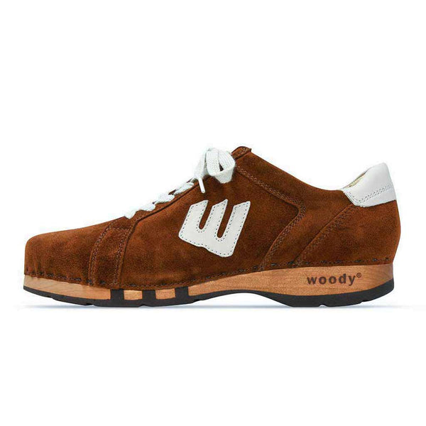 [Hazelnut] Wayne Herren Clog Sneaker, Herrenclog Sneaker, sneakers clogs herren mit biegsamer nachhaltiger holzsohle, der bestseller, farbe: hazelnut (braun), holzclogs woody, woody schuhe, woody shoes, handgemachte holzschuhe aus österreich, kärnten