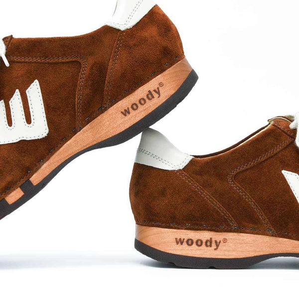 [Hazelnut] Wayne Herren Clog Sneaker, Herrenclog Sneaker, sneakers clogs herren mit biegsamer nachhaltiger holzsohle, der bestseller, farbe: hazelnut (braun), holzclogs woody, woody schuhe, woody shoes, handgemachte holzschuhe aus österreich, kärnten