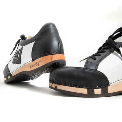 [Schwarz-Weiss] Abby Damen Clog Sneaker mit biegsamer nachhaltiger holzsohle, farbe: schwarz-weiss (Glattleder), holzclogs woody, woody schuhe, woody shoes, handgemachte holzschuhe aus österreich, kärnten