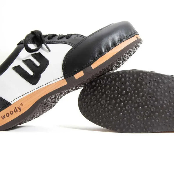 [Schwarz-Weiss] Abby Damen Clog Sneaker mit biegsamer nachhaltiger holzsohle, farbe: schwarz-weiss (Glattleder), holzclogs woody, woody schuhe, woody shoes, handgemachte holzschuhe aus österreich, kärnten