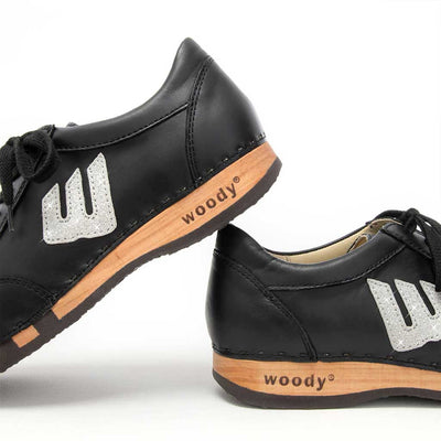 [Schwarz-Silber Glitzer] Abby Damen Clog Sneaker glam line mit biegsamer nachhaltiger holzsohle, farbe: schwarz holzclogs woody, woody schuhe, woody shoes, handgemachte holzschuhe aus österreich, kärnten