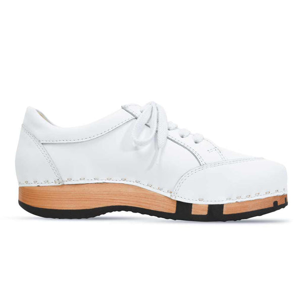 [Weiss-Silber Glitzer] Abby Damen Clog Sneaker glam line mit biegsamer nachhaltiger holzsohle, farbe: weiss mit glitzer patch, holzclogs woody, woody schuhe, woody shoes, handgemachte holzschuhe aus österreich, kärnten