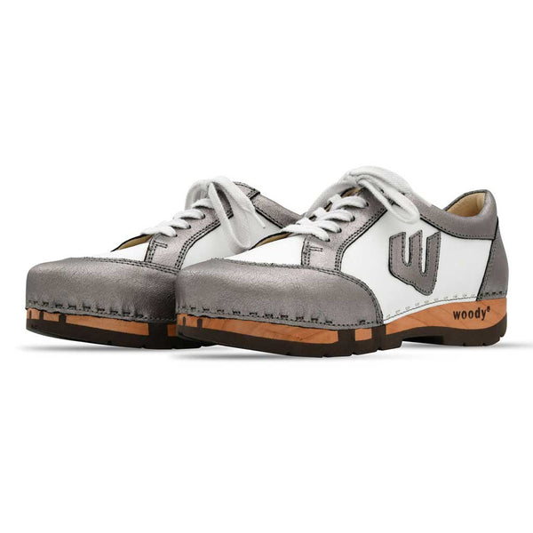 [Titan-Weiss] Abby Damen Clog Sneaker mit biegsamer nachhaltiger holzsohle, farbe: titan-weiss, holzclogs woody, woody schuhe, woody shoes, handgemachte holzschuhe, sommerliche terrasse, garten