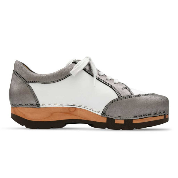 [Titan-Weiss] Abby Damen Clog Sneaker mit biegsamer nachhaltiger holzsohle, farbe: titan-weiss, holzclogs woody, woody schuhe, woody shoes, handgemachte holzschuhe, sommerliche terrasse, garten