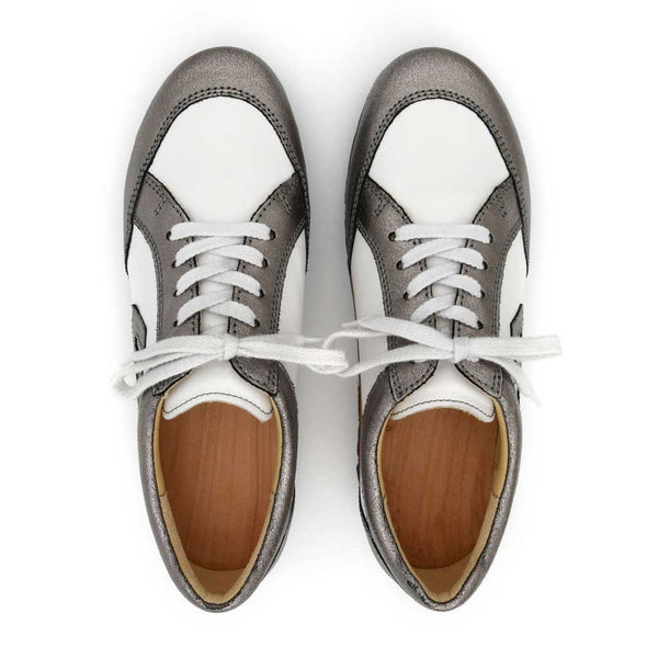 [Titan-Weiss] Abby Damen Clog Sneaker mit biegsamer nachhaltiger holzsohle, farbe: titan-weiss, holzclogs woody, woody schuhe, woody shoes, handgemachte holzschuhe, sommerliche terrasse, garten