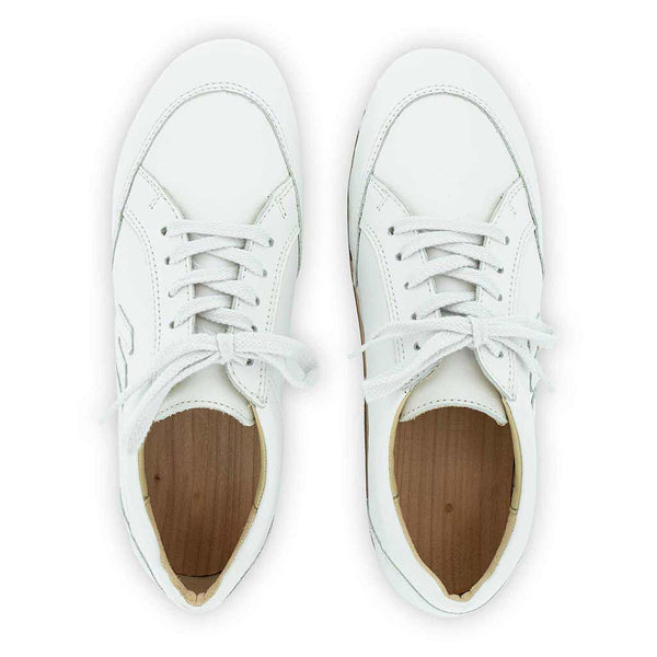 [Weiss] Abby Damen Clog Sneaker mit biegsamer nachhaltiger holzsohle, farbe: weiss Uni, holzclogs woody, woody schuhe, woody shoes, handgemachte holzschuhe aus österreich, kärnten