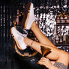 [Weiss] Alisa Damen Clog Sneaker weiss mit Reissverschluss. Damen Sneaker Clogs mit biegsamer Holz Sohle alisa, clog sneakers damen mit biegsamer nachhaltiger holzsohle, farbe: weiss (Glattleder), holzclogs woody, woody schuhe, woody shoes, handgemachte holzschuhe aus österreich, kärnten