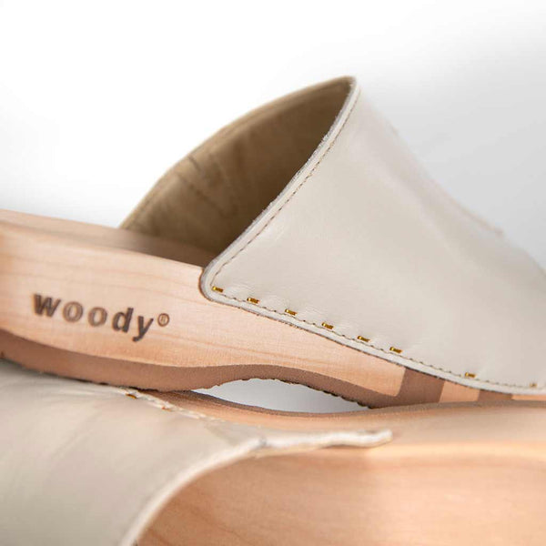 [Creme] Anja Damen Clog Pantolette, farbe: creme_clogs pantoletten damen mit biegsamer nachhaltiger weidenholzsohle, holzclogs woody, woody schuhe, woody shoes, handgemachte holzschuhe aus österreich, kärnten