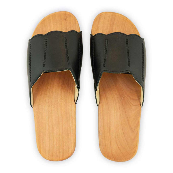 [Schwarz] Anna Damen Clog Pantolette, farbe: schwarz, damen clog pantolette mit biegsamer nachhaltiger weidenholzsohle, holzclogs woody, woody schuhe, woody shoes, handgemachte holzschuhe aus österreich, kärnten