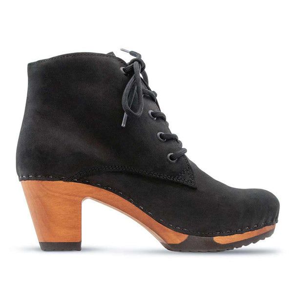 [Nero] Anne Clog Ankle Boots / stiefeletten, woody holzschuhe. ankle boots gefüttert, damenstiefel, stiefel, damenclogs mit flexibler, biegsamer holzsohle. holzclogs, clogs damen knöchel stiefel, damen clogs mit fussbett. ankleboots holz schuhe, holzclog, holzschuhe kaufen, farbe: nero