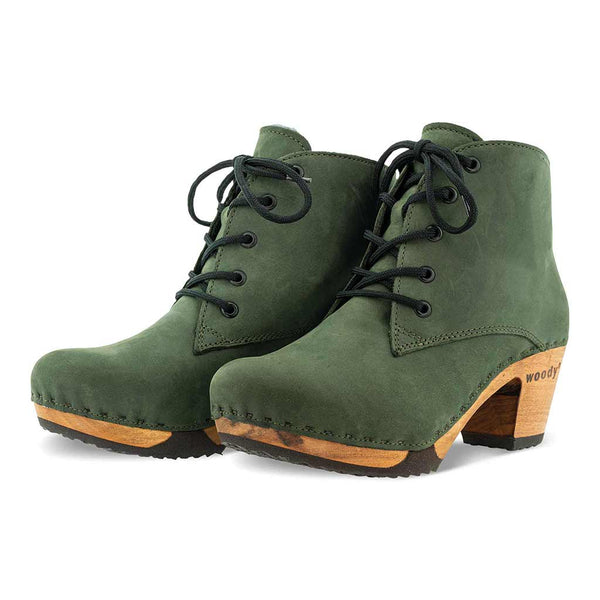 [Forest] Anne Clog Ankle Boots / stiefeletten, woody holzschuhe. ankle boots gefüttert, damenstiefel, stiefel, damenclogs mit flexibler, biegsamer holzsohle. holzclogs, clogs damen knöchel stiefel, damen clogs mit fussbett. ankleboots holz schuhe, holzclog, holzschuhe kaufen, farbe: forest (gruen)