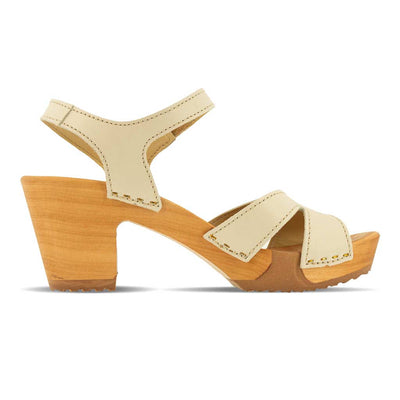 [Creme] Carmen Damen Clog Sandalette, farbe: creme_clogs sandalen damen mit biegsamer nachhaltiger weidenholzsohle und knöchelriemchen, holzclogs woody, woody schuhe, woody shoes, handgemachte holzschuhe aus österreich, kärnten