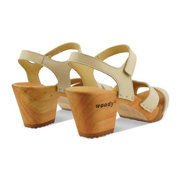 [Creme] Carmen Damen Clog Sandalette, farbe: creme_clogs sandalen damen mit biegsamer nachhaltiger weidenholzsohle und knöchelriemchen, holzclogs woody, woody schuhe, woody shoes, handgemachte holzschuhe aus österreich, kärnten