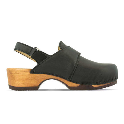 [Schwarz] Cornelia Damen Clog, farbe: schwarz_clogs damen, arbeitsschuh mit biegsamer nachhaltiger weidenholzsohle, holzclogs woody, woody schuhe, woody shoes, handgemachte holzschuhe aus österreich, kärnten
