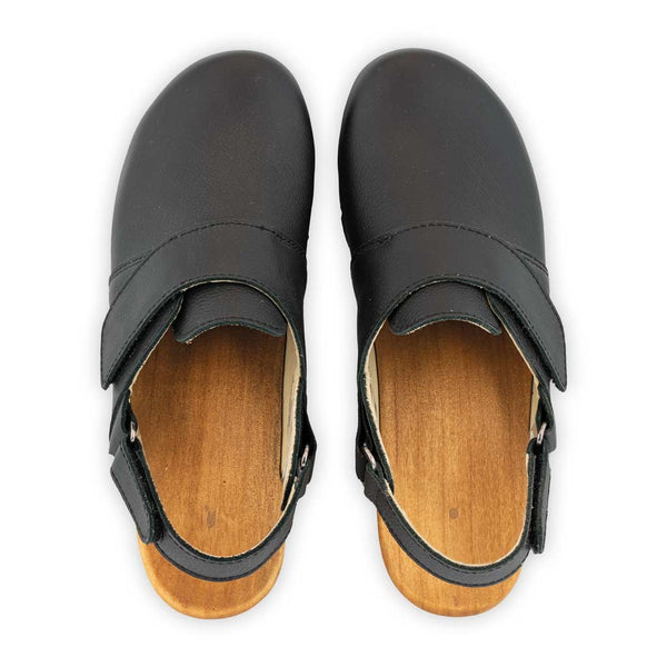 [Schwarz] Cornelia Damen Clog, farbe: schwarz_clogs damen, arbeitsschuh mit biegsamer nachhaltiger weidenholzsohle, holzclogs woody, woody schuhe, woody shoes, handgemachte holzschuhe aus österreich, kärnten