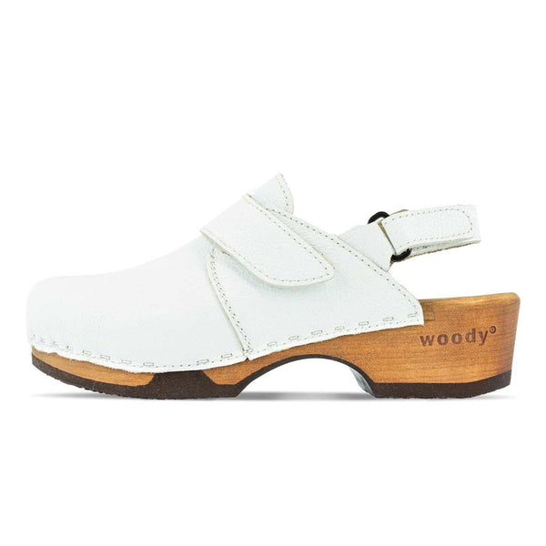 [Weiss] Cornelia Damen Clog, farbe: weiss_clogs damen, arbeitsschuh mit biegsamer nachhaltiger weidenholzsohle, holzclogs woody, woody schuhe, woody shoes, handgemachte holzschuhe aus österreich, kärnten