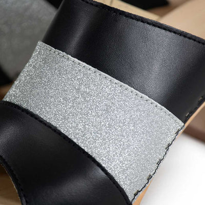 [Schwarz-Silber Glitzer] Ella Damen Clog Pantolette "Glam Line" – elegant, mit biegsamer Sohle – Farbe: Schwarz-Silber Glitzer