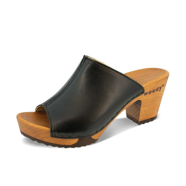 [Schwarz] Elly Damen Clog Pantolette in schwarz. Damen Pantolette von woody. elly, farbe: schwarz, clogs pantolette damen mit absatz mit biegsamer nachhaltiger weidenholzsohle, holzclogs woody, woody schuhe, woody shoes, handgemachte holzschuhe aus österreich, kärnten