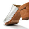 [Silber] Elly Damen Clog Pantolette von woody. elly, farbe: silber, clogs pantolette damen mit absatz mit biegsamer nachhaltiger weidenholzsohle, holzclogs woody, woody schuhe, woody shoes, handgemachte holzschuhe aus österreich, kärnten