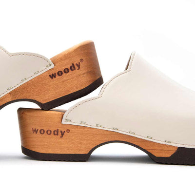 [Creme] Emma Damen Clog, farbe:creme, clogs damen mit biegsamer nachhaltiger weidenholzsohle, holzclogs woody, woody schuhe, woody shoes, handgemachte holzschuhe aus österreich, kärnten
