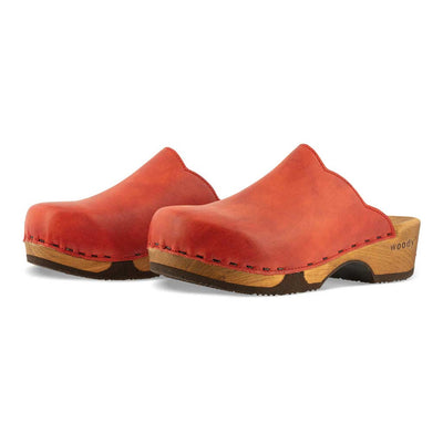 [Rosso] Emma Damen Clog, farbe: rosso (rot)_clogs damen mit biegsamer nachhaltiger weidenholzsohle, holzclogs woody, woody schuhe, woody shoes, handgemachte holzschuhe aus österreich, kärnten