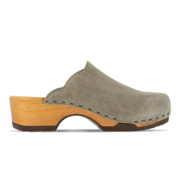 [Sand] Emma Damen Clog, farbe: sand_clogs damen mit biegsamer nachhaltiger weidenholzsohle, holzclogs woody, woody schuhe, woody shoes, handgemachte holzschuhe aus österreich, kärnten