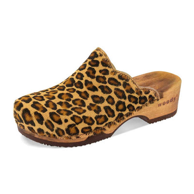 [Leopard] Emma Fell Damen Clog, farbe: leopard (animal print fur)_clogs damen mit biegsamer nachhaltiger weidenholzsohle, holzclogs woody, woody schuhe, woody shoes, handgemachte holzschuhe aus österreich, kärnten