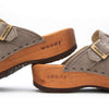 [Sand] Erika Damen Clog, farbe: sand alias warm gray_clogs damen mit biegsamer nachhaltiger weidenholzsohle, holzclogs woody, woody schuhe, woody shoes, handgemachte holzschuhe aus österreich, kärnten