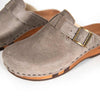 [Sand] Erika Damen Clog, farbe: sand alias warm gray_clogs damen mit biegsamer nachhaltiger weidenholzsohle, holzclogs woody, woody schuhe, woody shoes, handgemachte holzschuhe aus österreich, kärnten