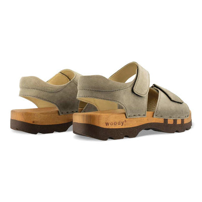 [Sand] Felix Herren Clog Sandale, farbe: nero alias schwarz-sandalen-clogs-herren, mit biegsamer nachhaltiger weidenholzsohle, holzclogs woody, woody schuhe, woody shoes, handgemachte holzschuhe aus österreich, kärnten