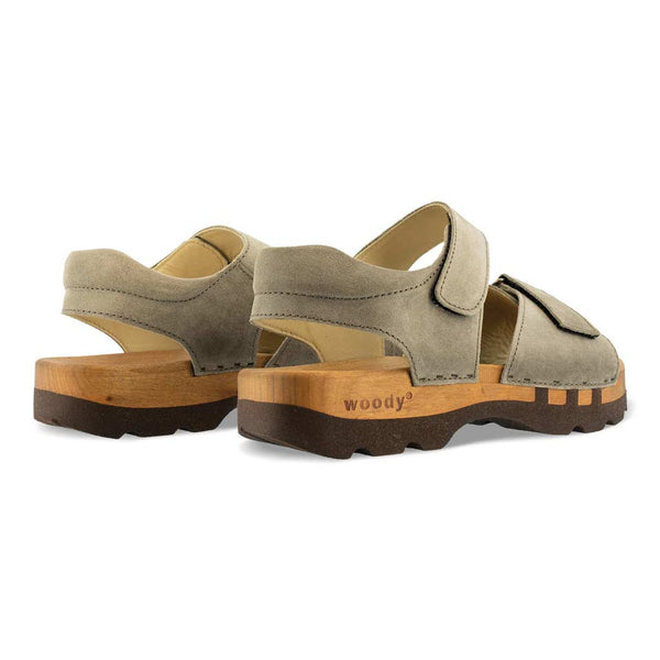 [Sand] Felix Herren Clog Sandale, farbe: nero alias schwarz-sandalen-clogs-herren, mit biegsamer nachhaltiger weidenholzsohle, holzclogs woody, woody schuhe, woody shoes, handgemachte holzschuhe aus österreich, kärnten