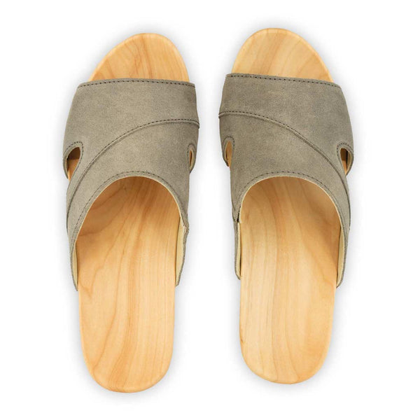 [Sand] Fiona Damen Clog, farbe: sand alias warm grey, pantoletten clogs damen mit biegsamer nachhaltiger Holzsohle,holzclogs woody, woody schuhe, woody shoes, handgemachte holzschuhe aus österreich, kärnten