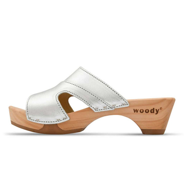 [Silber] Fiona Damen Clog, farbe: silber, pantoletten clogs damen mit biegsamer nachhaltiger Holzsohle,holzclogs woody, woody schuhe, woody shoes, handgemachte holzschuhe aus österreich, kärnten