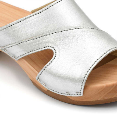 [Silber] Fiona Damen Clog, farbe: silber, pantoletten clogs damen mit biegsamer nachhaltiger Holzsohle,holzclogs woody, woody schuhe, woody shoes, handgemachte holzschuhe aus österreich, kärnten