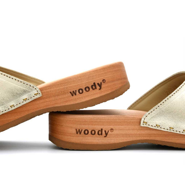 [Gold] Heidi Damen Clog Pantolette mit biegsamer nachhaltiger holzsohle, farbe: gold, holzclogs woody, woody schuhe, woody shoes, handgemachte holzschuhe aus österreich, kärnten