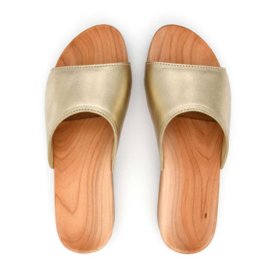 [Gold] Heidi Damen Clog Pantolette mit biegsamer nachhaltiger holzsohle, farbe: gold, holzclogs woody, woody schuhe, woody shoes, handgemachte holzschuhe aus österreich, kärnten