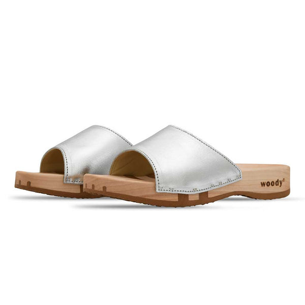 [Silber] Heidi Damen Clog Pantolette mit biegsamer nachhaltiger holzsohle, farbe: silber, holzclogs woody, woody schuhe, woody shoes, handgemachte holzschuhe aus österreich, kärnten