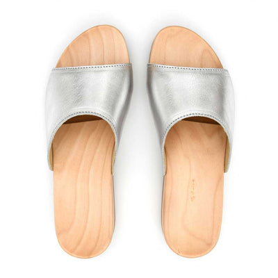 [Silber] Heidi Damen Clog Pantolette mit biegsamer nachhaltiger holzsohle, farbe: silber, holzclogs woody, woody schuhe, woody shoes, handgemachte holzschuhe aus österreich, kärnten