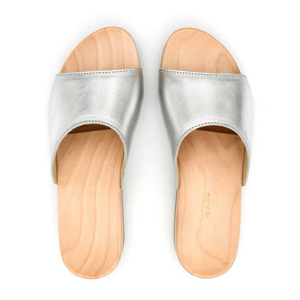 [Silber] Heidi Damen Clog Pantolette mit biegsamer nachhaltiger holzsohle, farbe: silber, holzclogs woody, woody schuhe, woody shoes, handgemachte holzschuhe aus österreich, kärnten