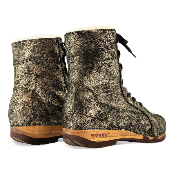 [Noirgold] Heike Damen Clog Stiefelette, clog lammfell gefütterter clog stiefel damen mit biegsamer nachhaltiger holzsohle, holzclogs woody, woody schuhe, woody shoes, handgemachte holzschuhe aus österreich, kärnten, farbe: noirgold (gold mit schwarzen cracks)