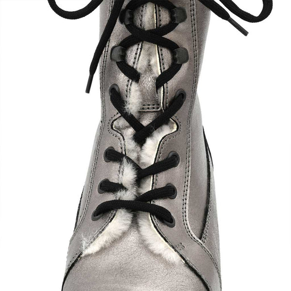 [Titan] Heike Damen Clog Stiefelette, clog lammfell gefütterter clog stiefel damen mit biegsamer nachhaltiger holzsohle, farbe: titan, holzclogs woody, woody schuhe, woody shoes, handgemachte holzschuhe aus österreich, kärnten