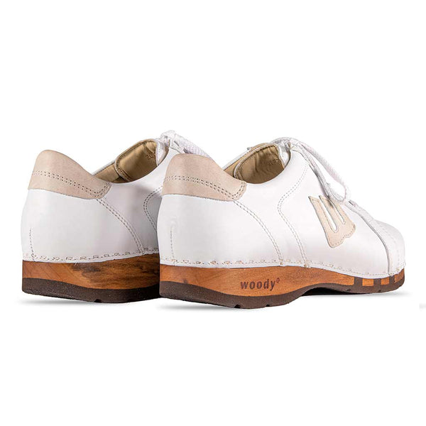[Weiss-Hielo] Wayne Herren Clog Sneaker, woody holzschuhe. herren clogs, flexible, biegsame holzsohle. holzclogs, sneaker clogs herren, männer clogs mit fussbett. woody leder clogs herren. holzclogs, holzschuhe bestellen. farbe: weiss-hielo