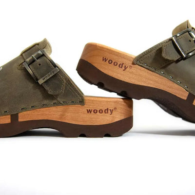 [Oliva] Hubertus Herren Clog mit Stick, biegsame nachhaltige holzsohle, farbe: oliva, holzclogs woody, woody schuhe, woody shoes, handgemachte holzschuhe aus österreich, kärnten