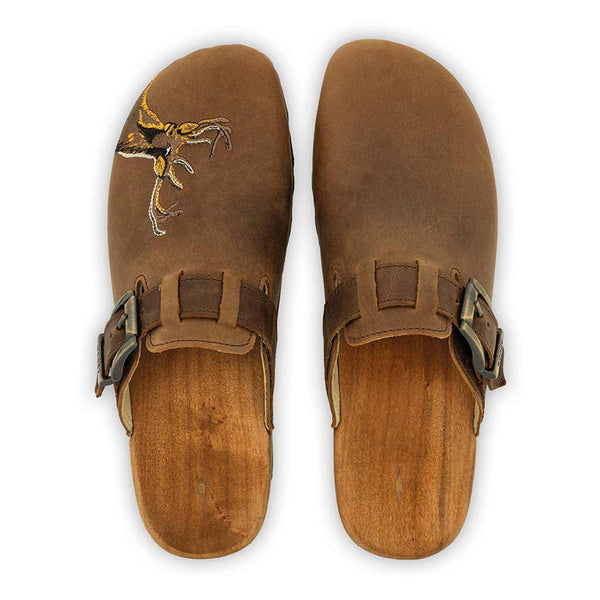 [Tabacco] Hubertus Herren Clog mit Stick, biegsame nachhaltige holzsohle, farbe: tabacco (braun), holzclogs woody, woody schuhe, woody shoes, handgemachte holzschuhe aus österreich, kärnten