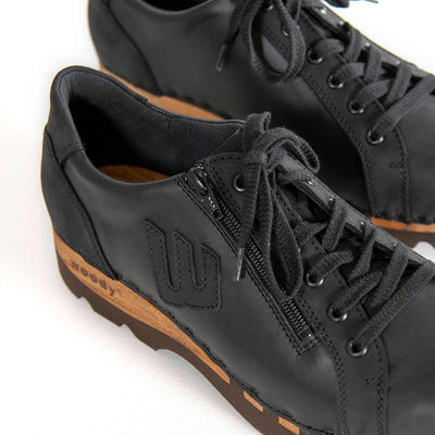 [Nero-Schwarz] Jack Herren Clog Sneaker mit biegsamer nachhaltiger holzsohle, farbe: nero-schwar (nappa-glattleder), holzclogs woody, woody schuhe, woody shoes, handgemachte holzschuhe aus österreich, kärnten