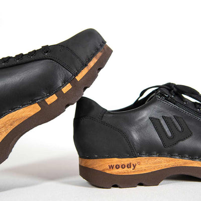 [Nero-Schwarz] Jack Herren Clog Sneaker mit biegsamer nachhaltiger holzsohle, farbe: nero-schwar (nappa-glattleder), holzclogs woody, woody schuhe, woody shoes, handgemachte holzschuhe aus österreich, kärnten