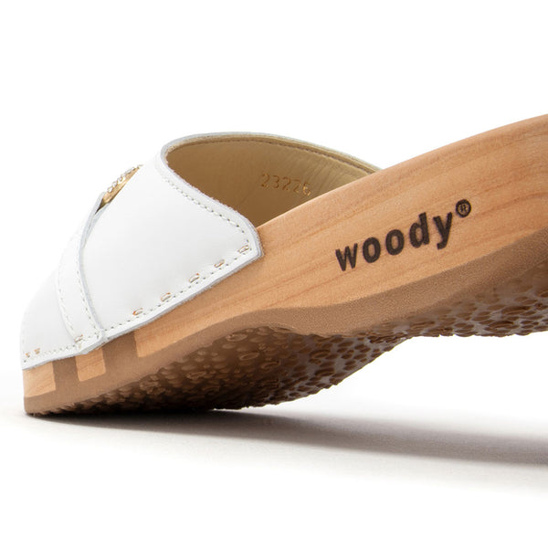 [Weiss mit Schmuck] Farah Damen Clog Pantolette – elegant, mit biegsamer Sohle aus nachhaltigem Weidenholz, Farbe: weiss (mit goldener und strassbesetzter Zierschnalle)