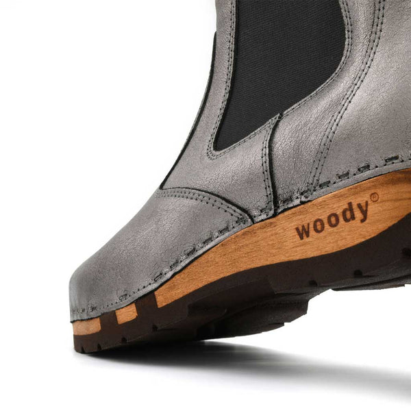 [Titan] Jutta Damen Clog Stiefelette mit biegsamer nachhaltiger holzsohle, farbe: titan, der bestseller, holzclogs woody, woody schuhe, woody shoes, handgemachte holzschuhe aus österreich, kärnten