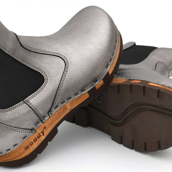 [Titan] Jutta Damen Clog Stiefelette mit biegsamer nachhaltiger holzsohle, farbe: titan, der bestseller, holzclogs woody, woody schuhe, woody shoes, handgemachte holzschuhe aus österreich, kärnten